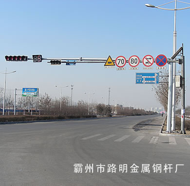 LM-723�t�G���U